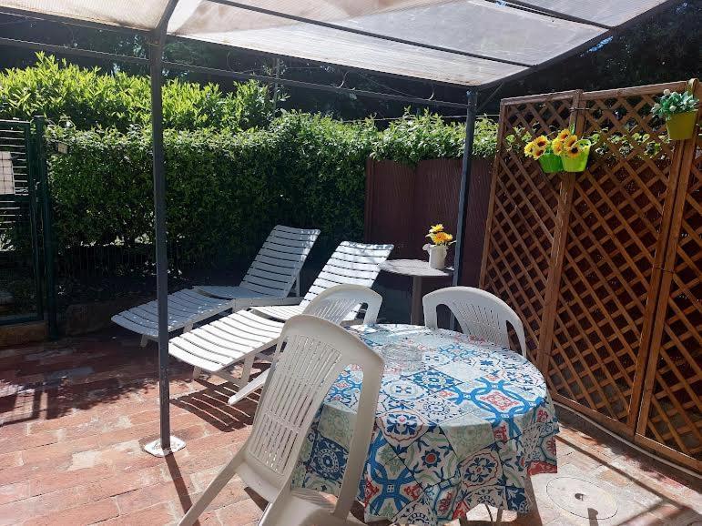 Apartamento La Piccola Oasi Con Parcheggio Florencia Exterior foto